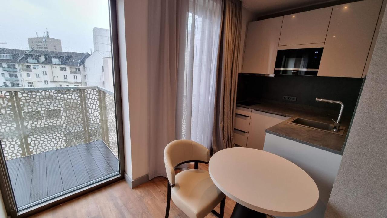 Fourty Three Luxury Serviced Apartments Düsseldorf Dış mekan fotoğraf A typical apartment