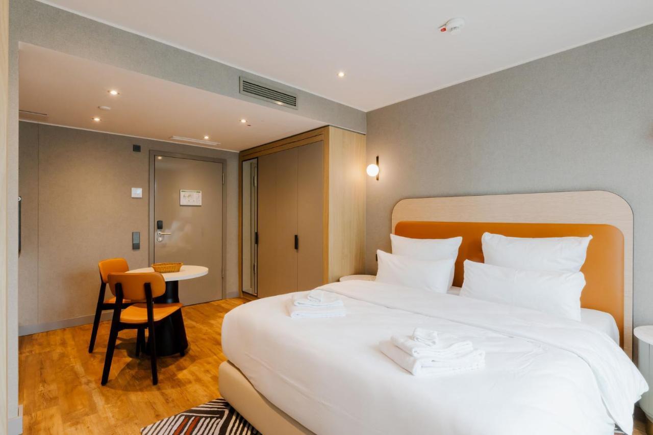 Fourty Three Luxury Serviced Apartments Düsseldorf Dış mekan fotoğraf Deluxe room