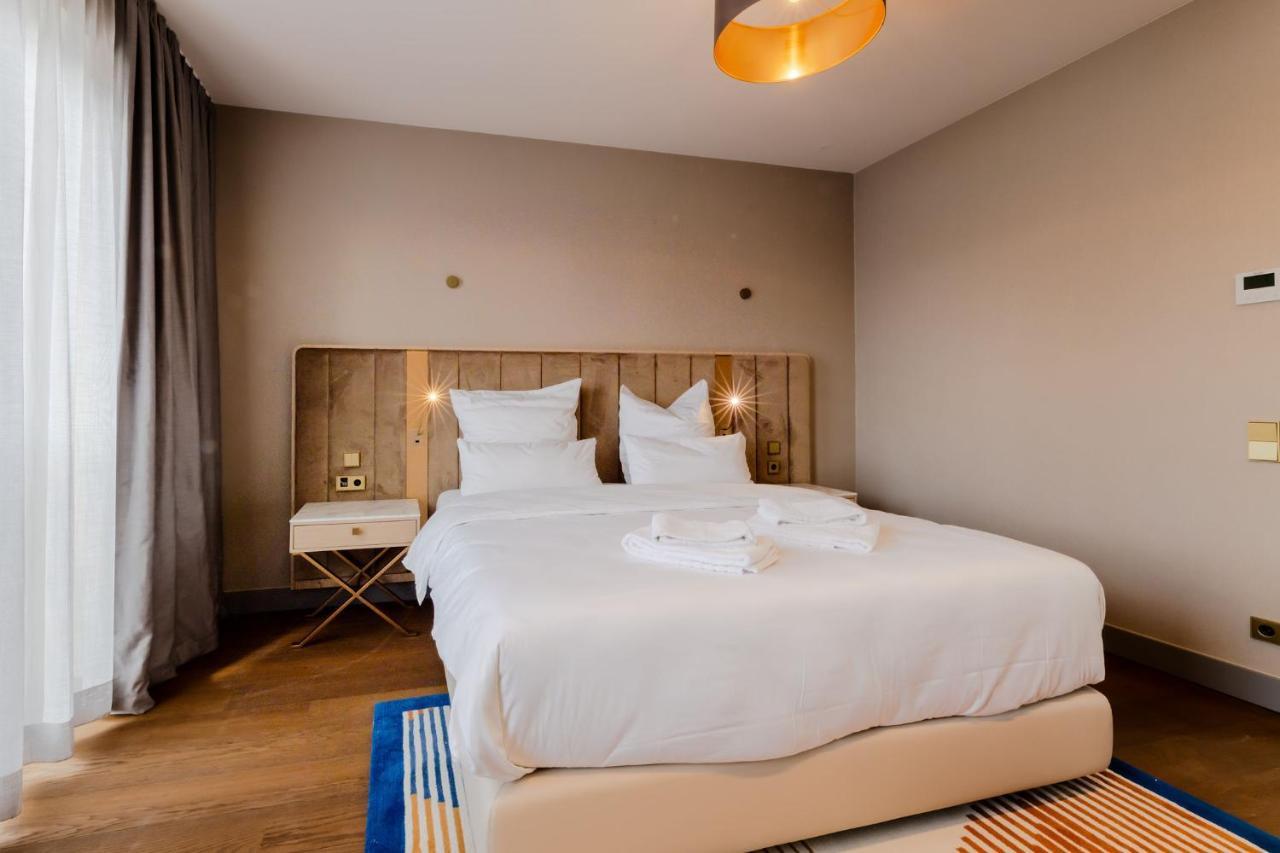Fourty Three Luxury Serviced Apartments Düsseldorf Dış mekan fotoğraf A bedroom at the hotel