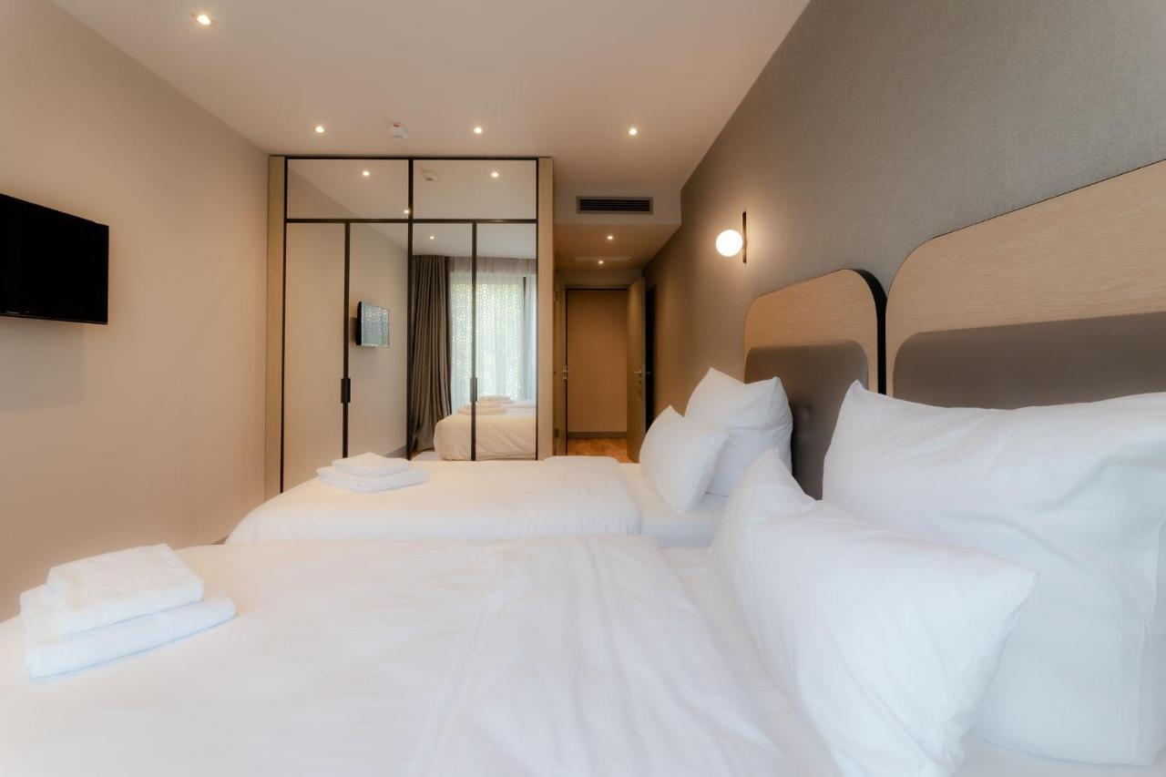 Fourty Three Luxury Serviced Apartments Düsseldorf Dış mekan fotoğraf A room at the hotel