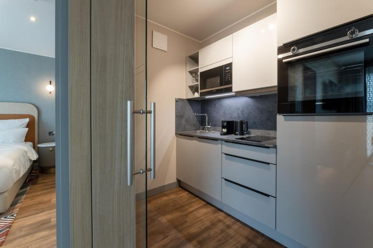 Fourty Three Luxury Serviced Apartments Düsseldorf Dış mekan fotoğraf Kitchenette in a studio apartment