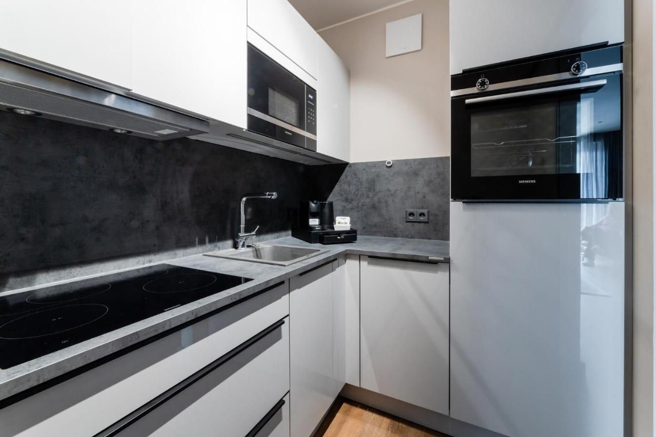 Fourty Three Luxury Serviced Apartments Düsseldorf Dış mekan fotoğraf A modern kitchen