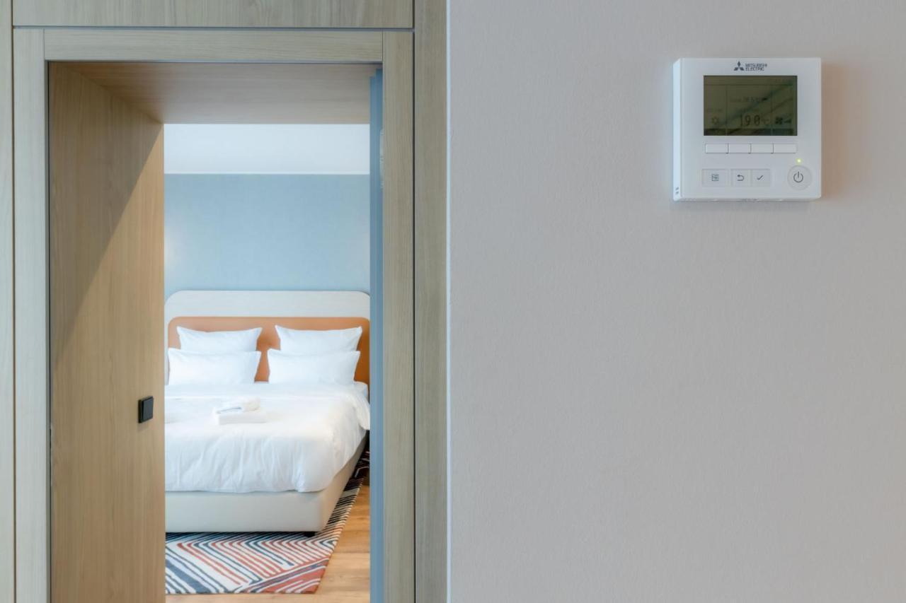 Fourty Three Luxury Serviced Apartments Düsseldorf Dış mekan fotoğraf A room at the hotel