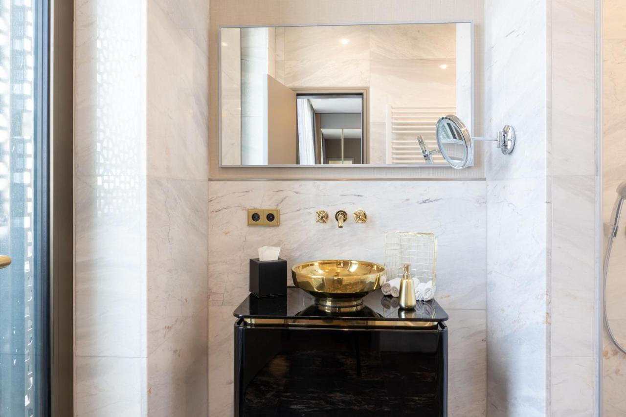 Fourty Three Luxury Serviced Apartments Düsseldorf Dış mekan fotoğraf Bathroom
