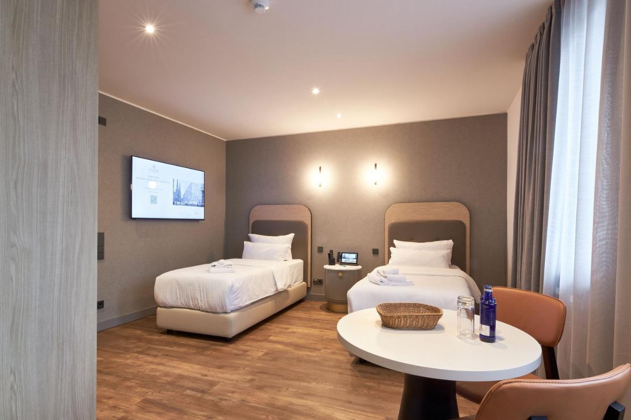 Fourty Three Luxury Serviced Apartments Düsseldorf Dış mekan fotoğraf A room at the hotel