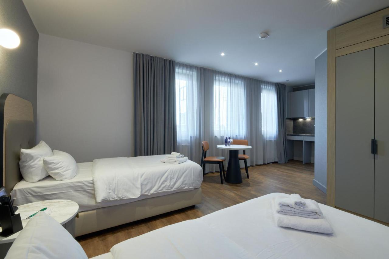 Fourty Three Luxury Serviced Apartments Düsseldorf Dış mekan fotoğraf A typical studio apartment